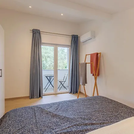 Apartament Mona Vir